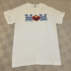 Elmo “Mom” T-Shirt